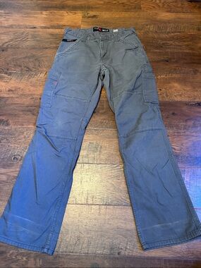 ARIAT FR M5 straight leg work pants in size 32W 32L